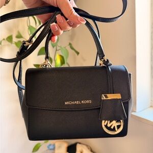 ❌SOLD❌Michael Kors Ava❌SOLD❌